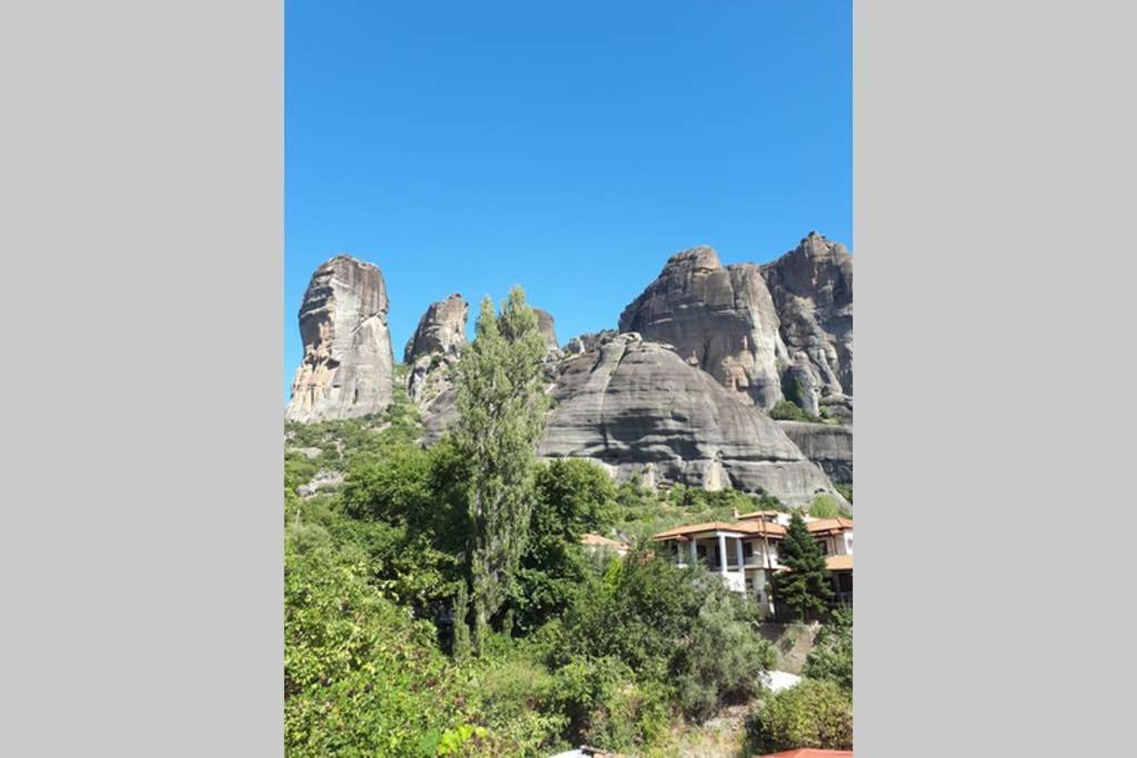 The House Under The Rocks Of Meteora 1 Apartamento Kalabáka Exterior foto
